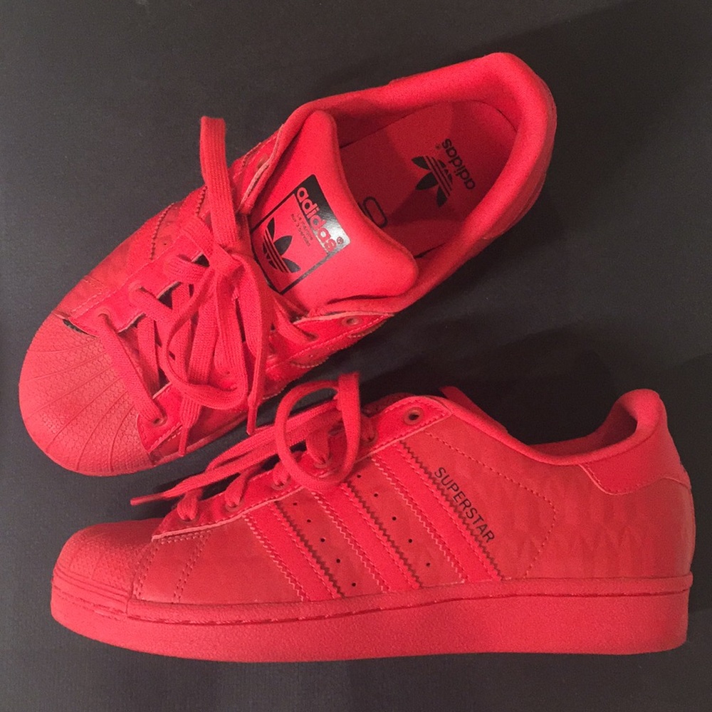 Red SUPERSTAR Adidas